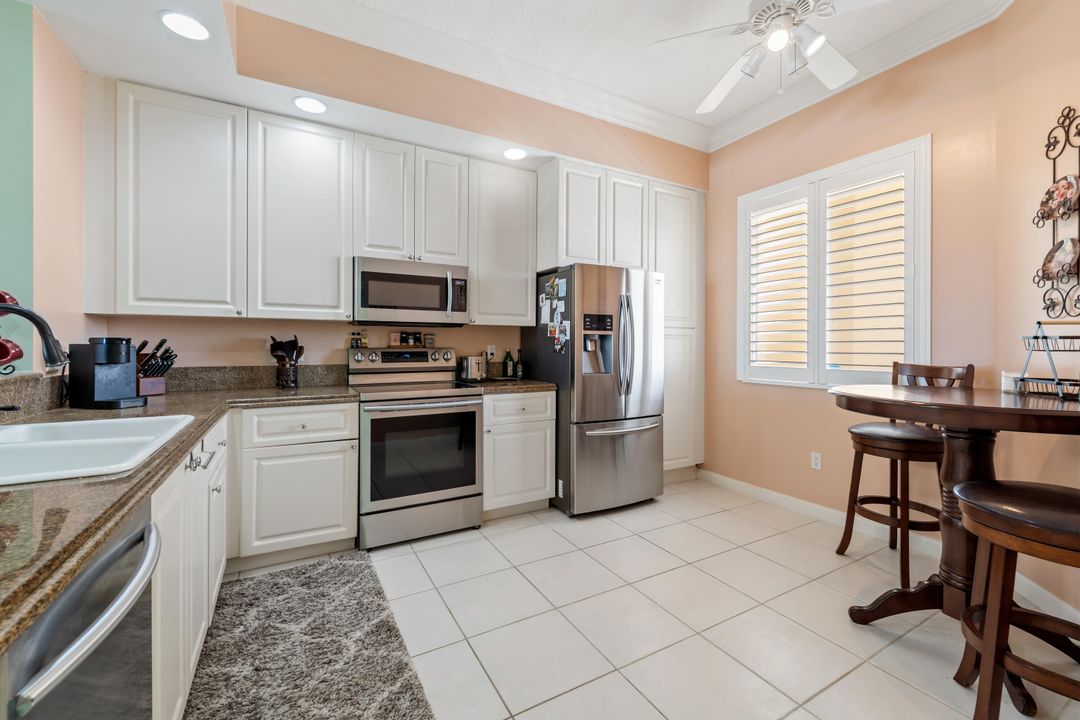 For Sale: $420,000 (2 beds, 2 baths, 1989 Square Feet)