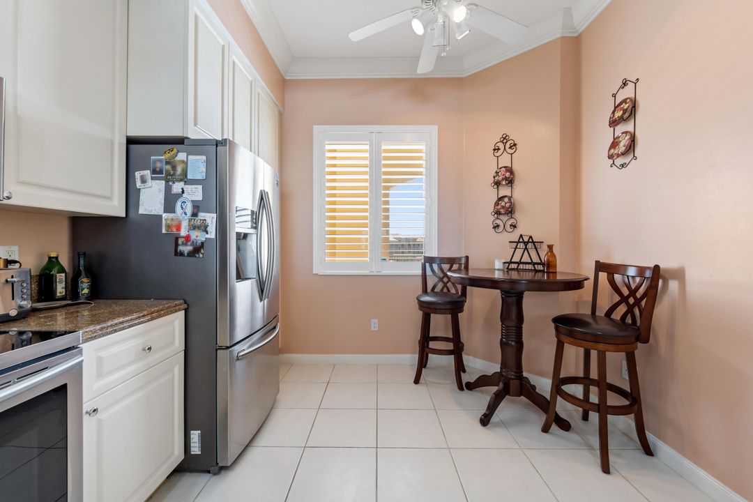 For Sale: $420,000 (2 beds, 2 baths, 1989 Square Feet)