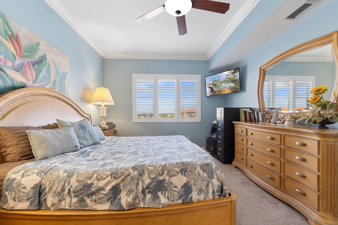 For Sale: $420,000 (2 beds, 2 baths, 1989 Square Feet)