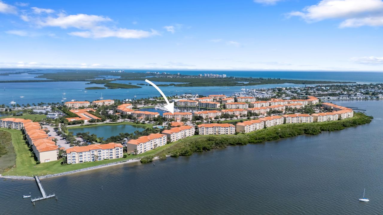 For Sale: $420,000 (2 beds, 2 baths, 1989 Square Feet)