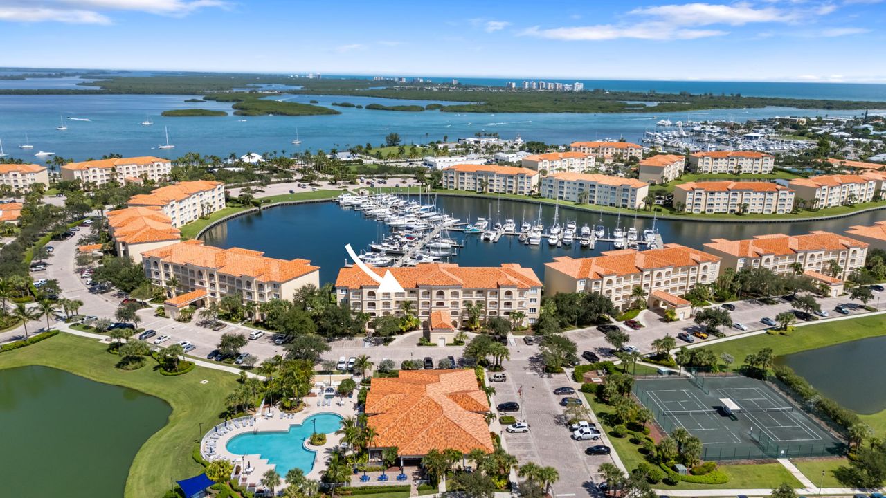 For Sale: $420,000 (2 beds, 2 baths, 1989 Square Feet)