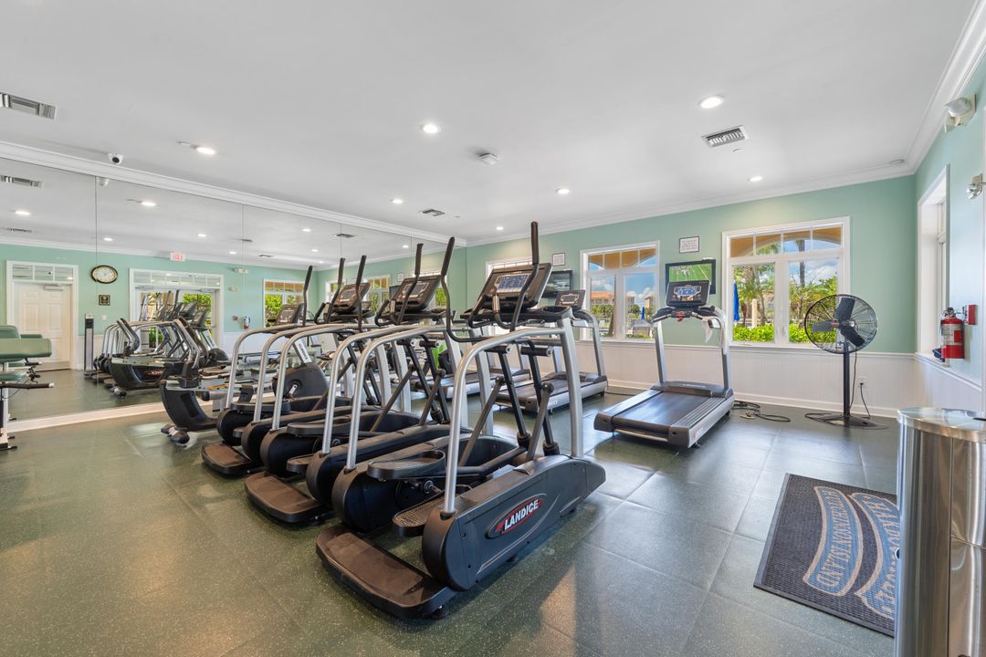 For Sale: $420,000 (2 beds, 2 baths, 1989 Square Feet)