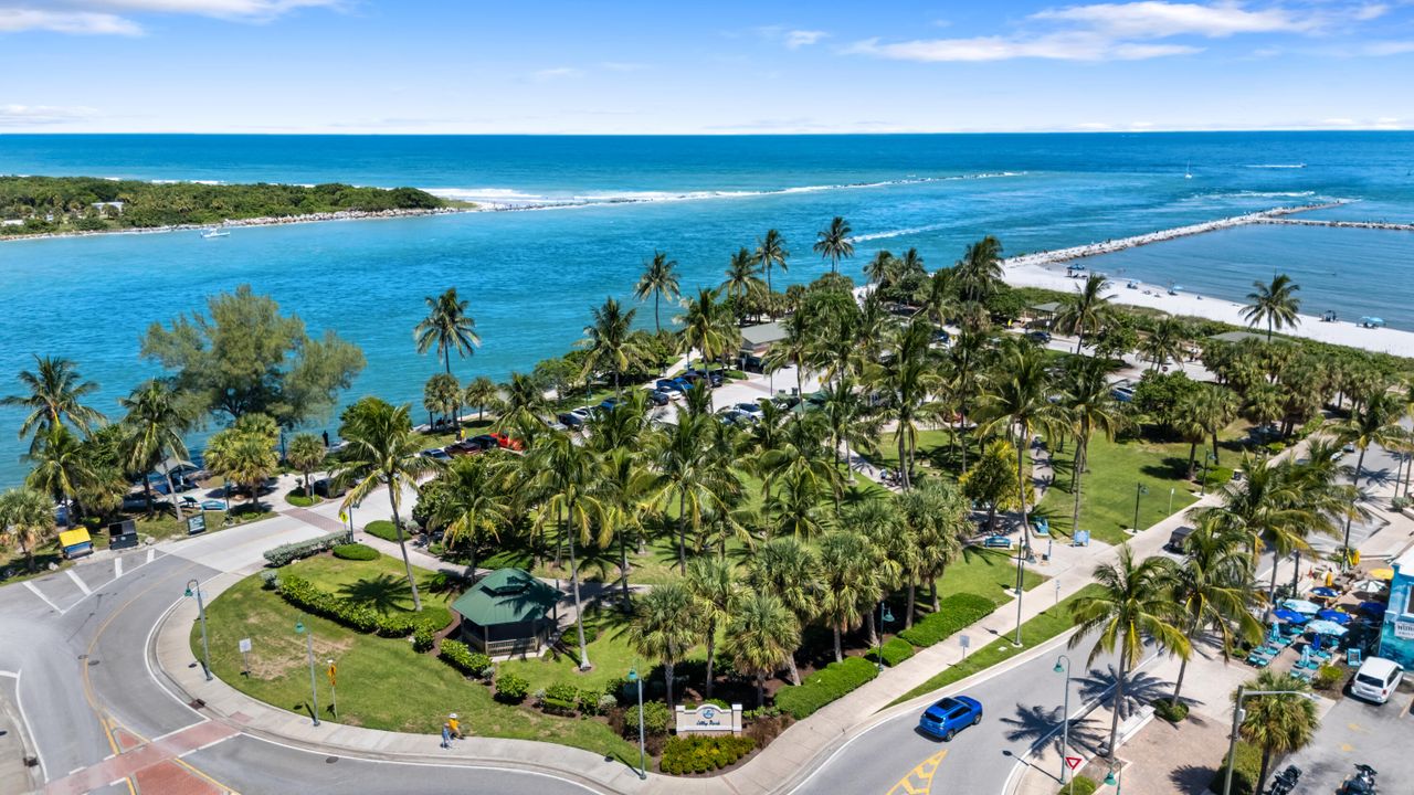 For Sale: $420,000 (2 beds, 2 baths, 1989 Square Feet)