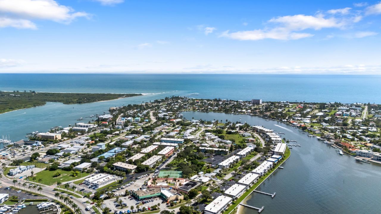 For Sale: $420,000 (2 beds, 2 baths, 1989 Square Feet)