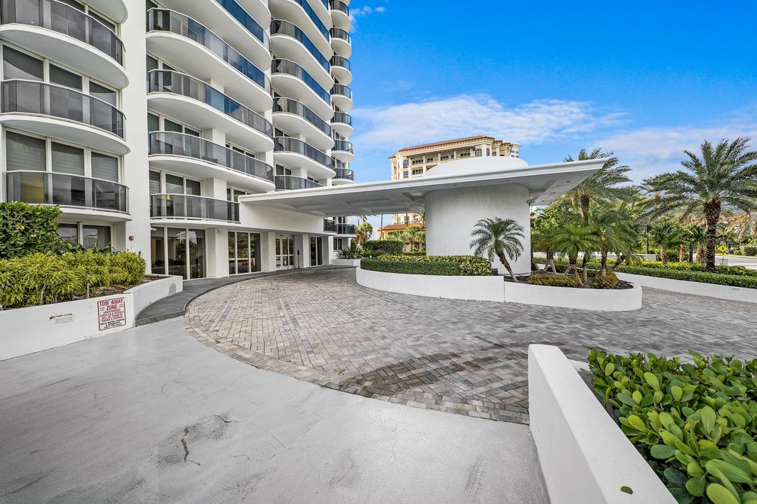 合同活跃: $3,650,000 (3 贝兹, 3 浴室, 2296 平方英尺)