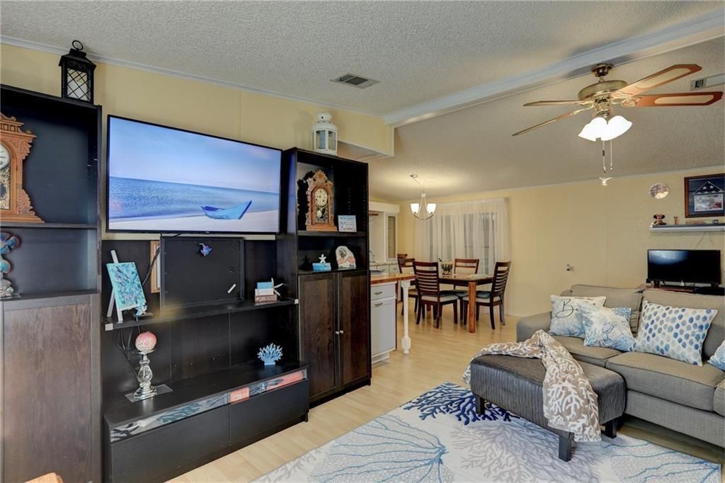 En Venta: $209,900 (2 camas, 2 baños, 1248 Pies cuadrados)