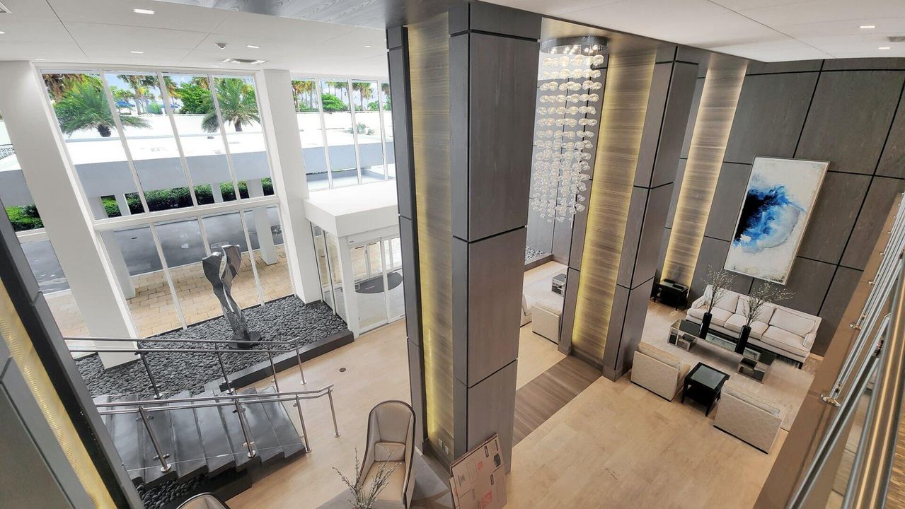 Active With Contract: $1,200,000 (2 beds, 2 baths, 1970 Square Feet)