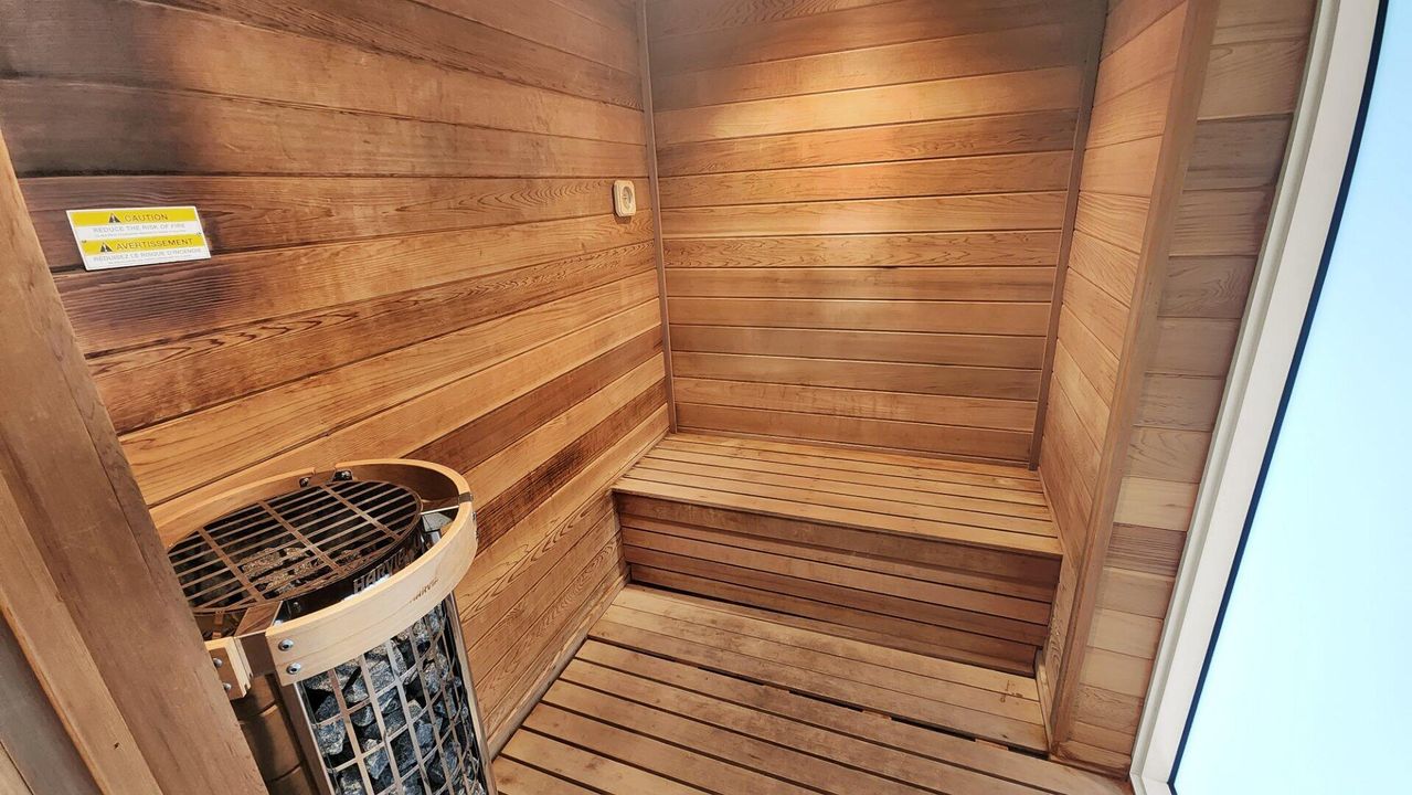 Active With Contract: $1,200,000 (2 beds, 2 baths, 1970 Square Feet)