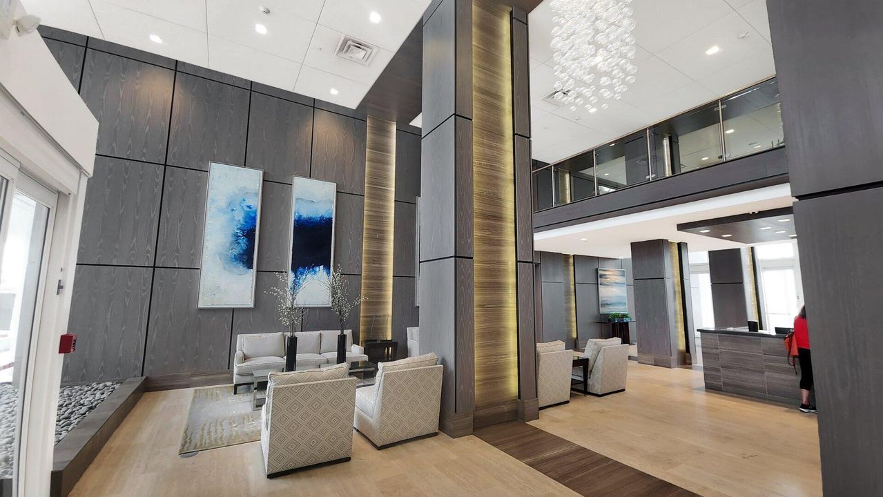 Active With Contract: $1,200,000 (2 beds, 2 baths, 1970 Square Feet)