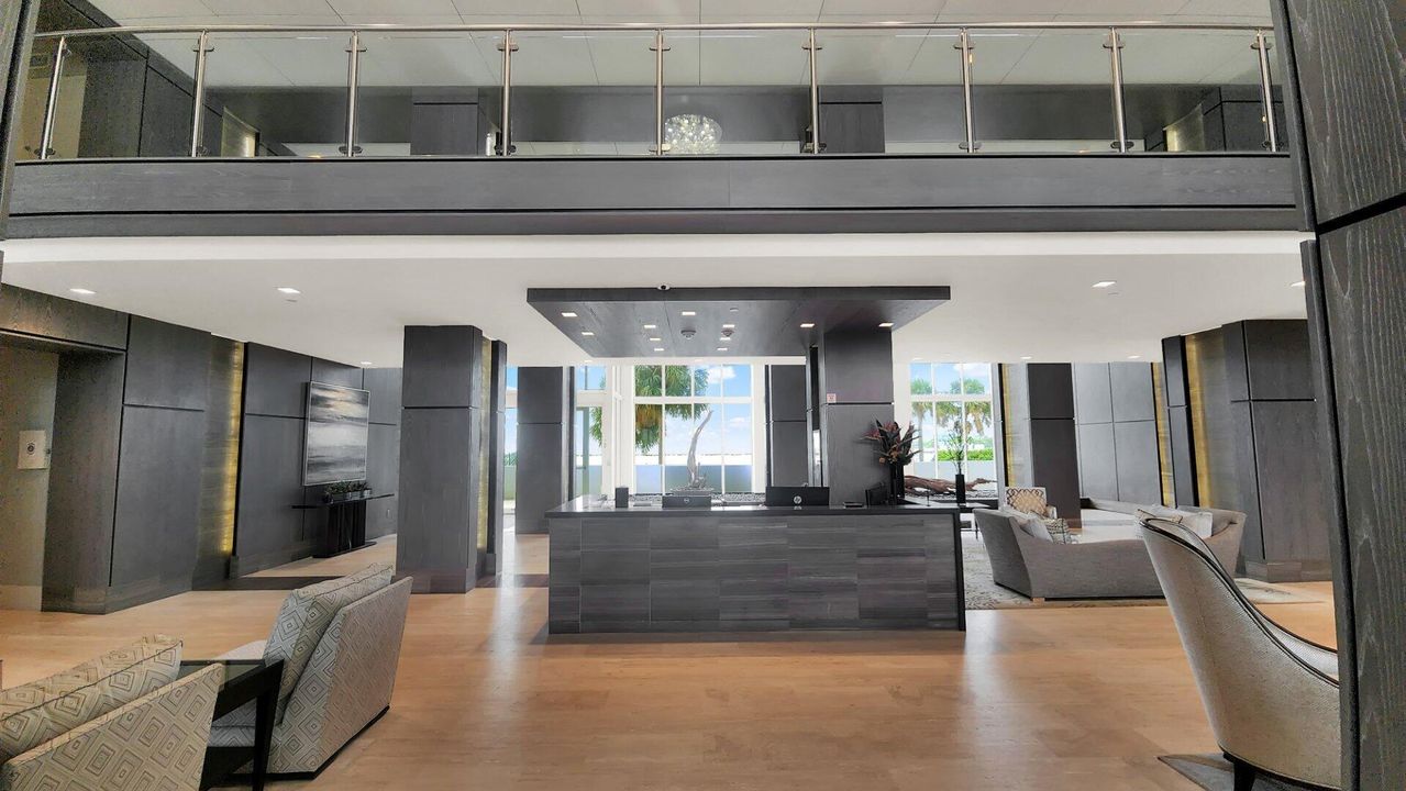 Active With Contract: $1,200,000 (2 beds, 2 baths, 1970 Square Feet)