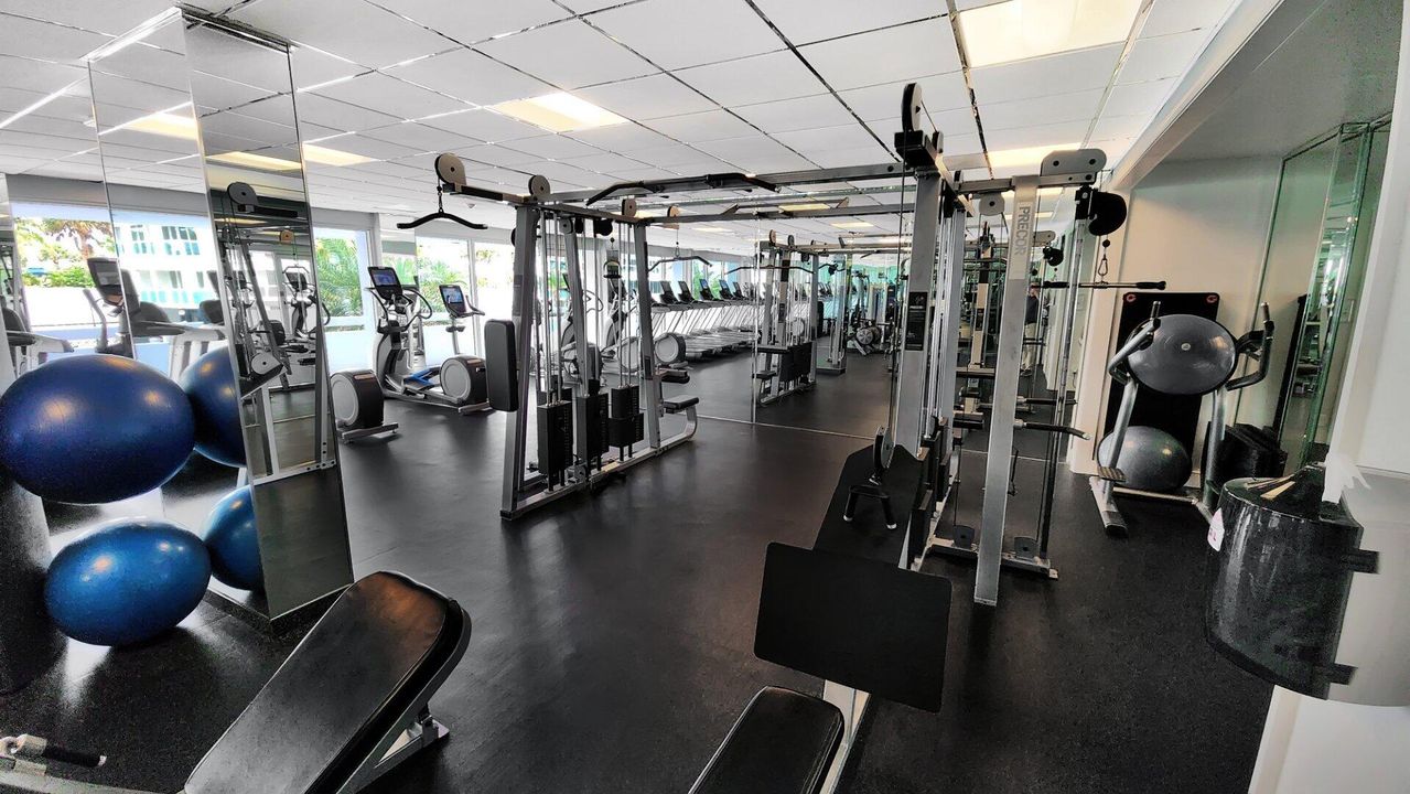 Active With Contract: $1,200,000 (2 beds, 2 baths, 1970 Square Feet)