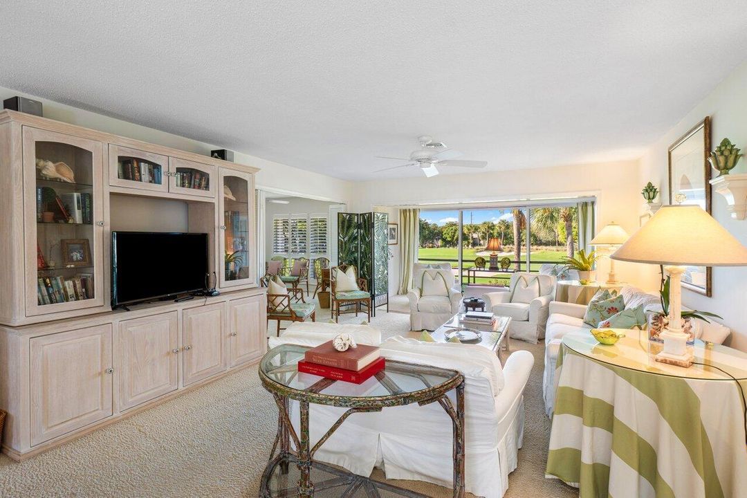 For Sale: $525,000 (3 beds, 2 baths, 1958 Square Feet)