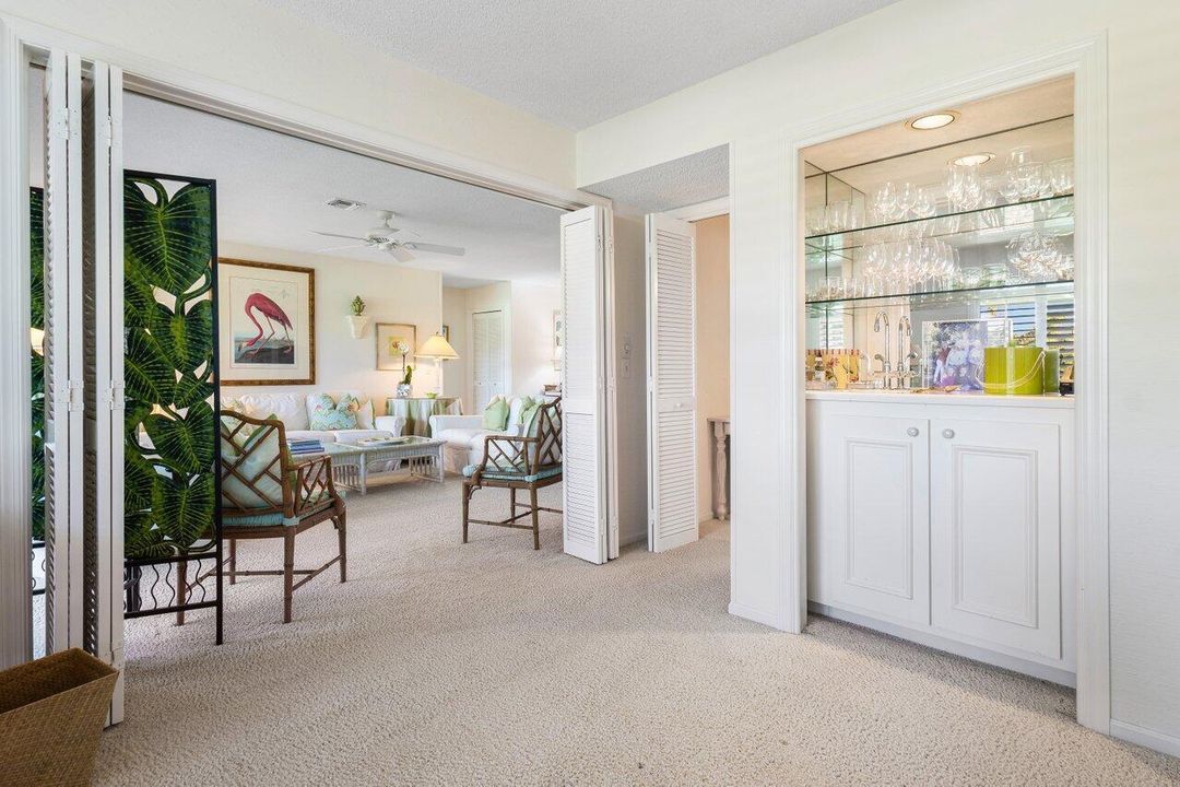 For Sale: $525,000 (3 beds, 2 baths, 1958 Square Feet)