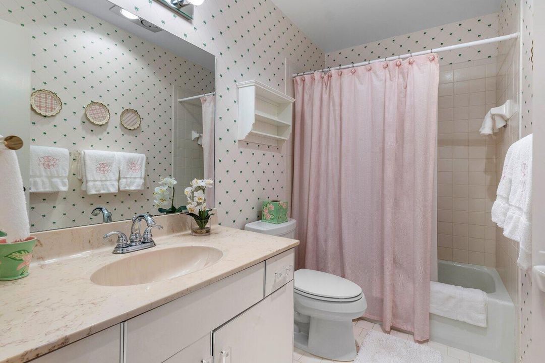 For Sale: $525,000 (3 beds, 2 baths, 1958 Square Feet)