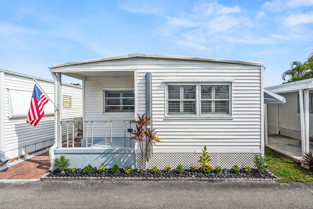 For Sale: $399,999 (1 beds, 1 baths, 500 Square Feet)