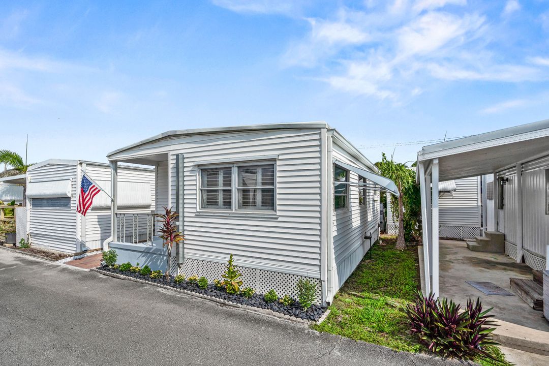 For Sale: $399,999 (1 beds, 1 baths, 500 Square Feet)