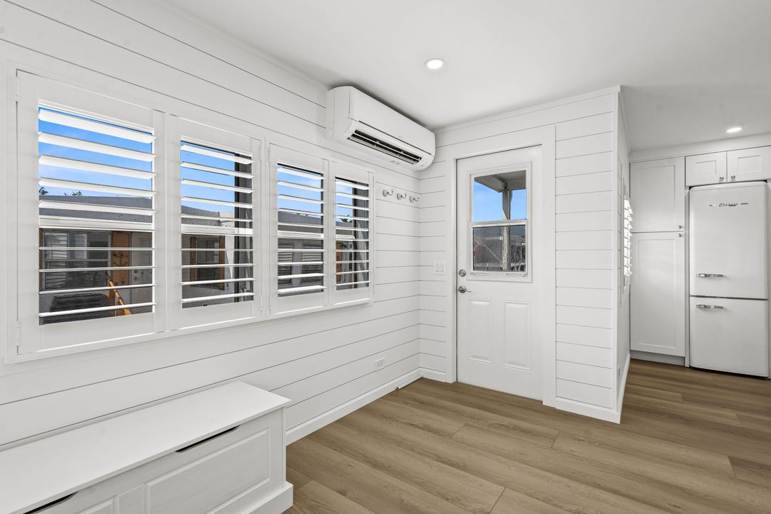 For Sale: $399,999 (1 beds, 1 baths, 500 Square Feet)