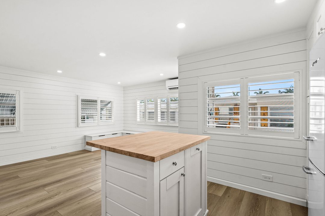 For Sale: $399,999 (1 beds, 1 baths, 500 Square Feet)