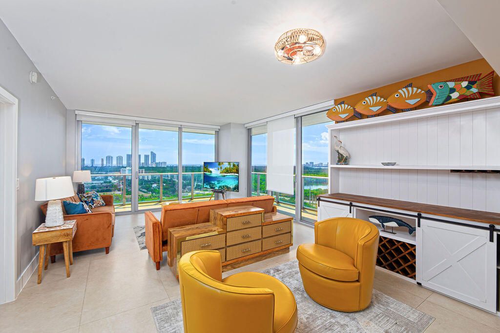 Active With Contract: $875,000 (3 beds, 2 baths, 1556 Square Feet)