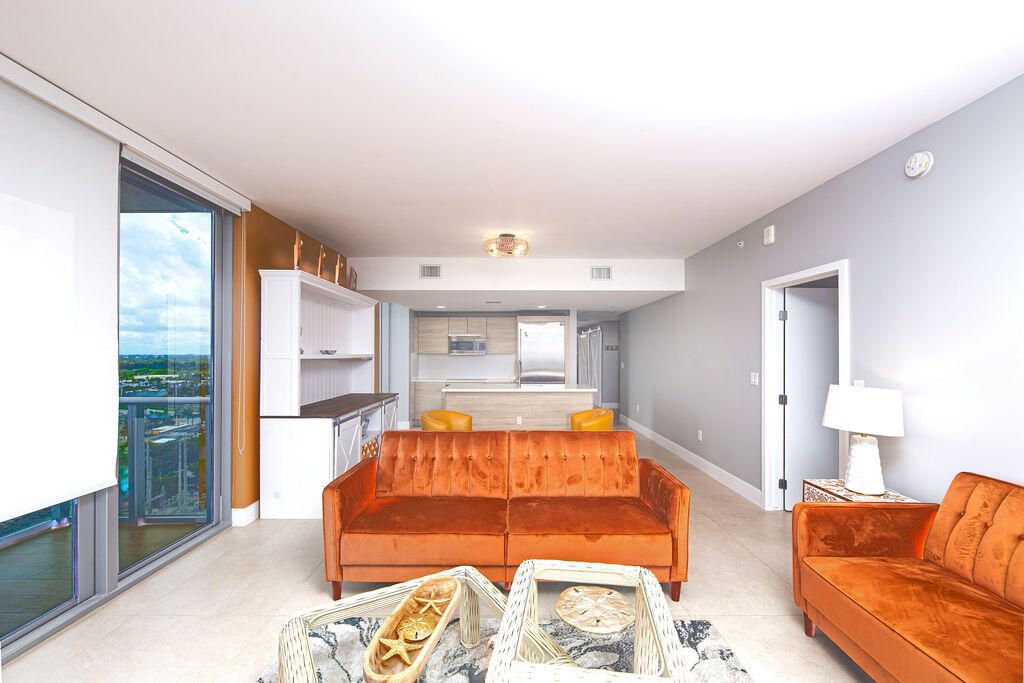 Active With Contract: $875,000 (3 beds, 2 baths, 1556 Square Feet)