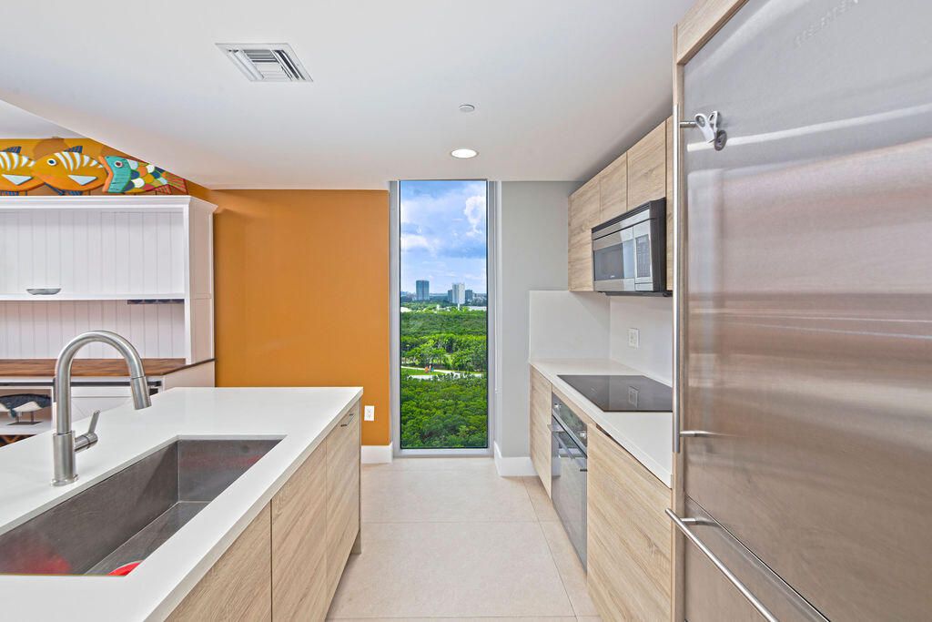 Active With Contract: $875,000 (3 beds, 2 baths, 1556 Square Feet)