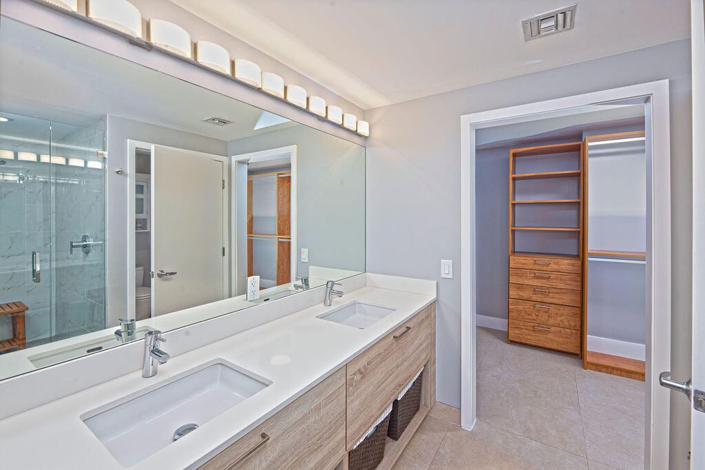 Active With Contract: $875,000 (3 beds, 2 baths, 1556 Square Feet)