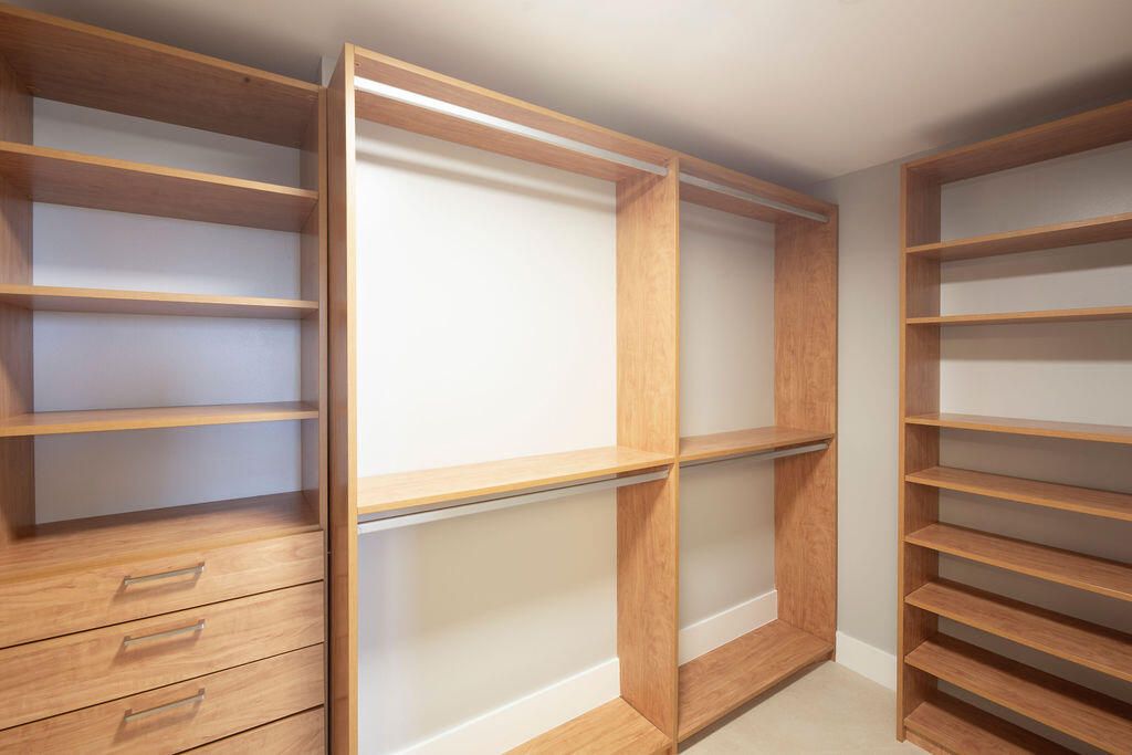 Active With Contract: $875,000 (3 beds, 2 baths, 1556 Square Feet)