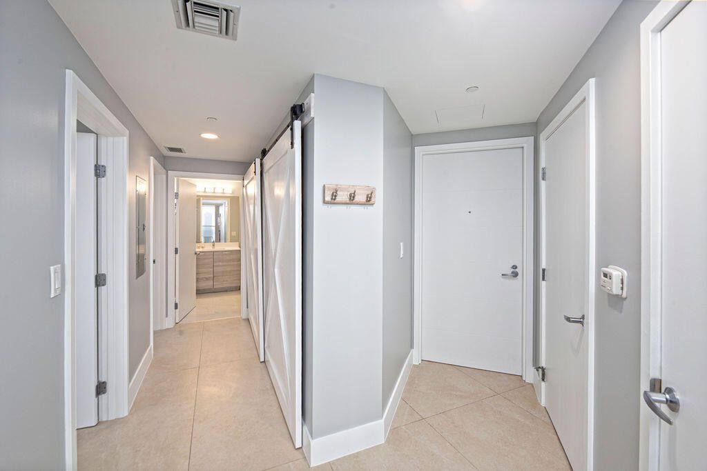 Active With Contract: $875,000 (3 beds, 2 baths, 1556 Square Feet)