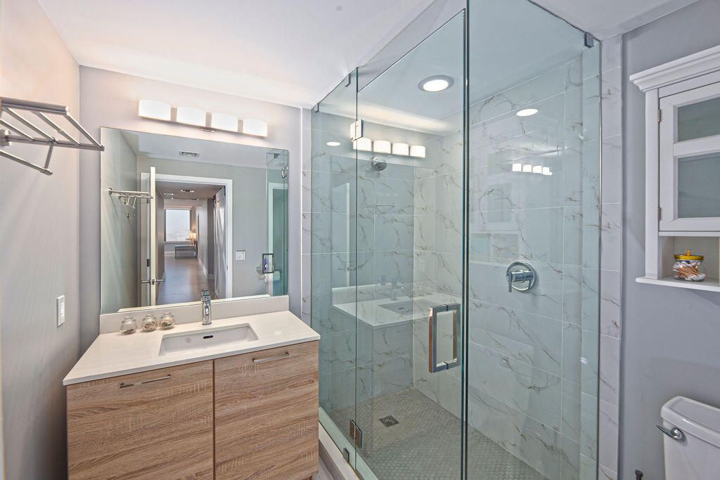 Active With Contract: $875,000 (3 beds, 2 baths, 1556 Square Feet)