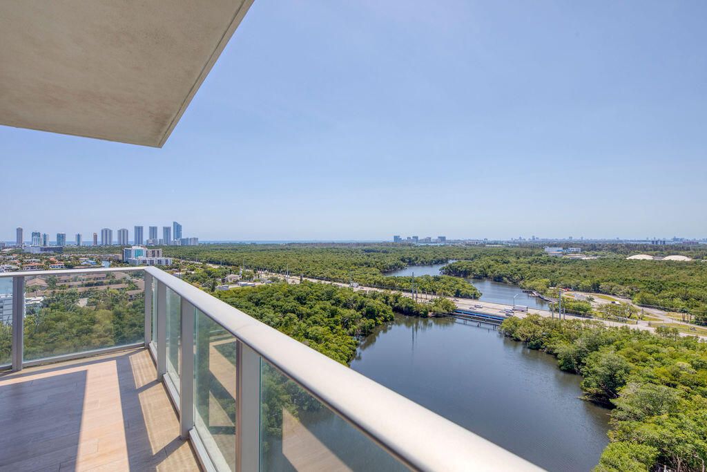 Active With Contract: $875,000 (3 beds, 2 baths, 1556 Square Feet)