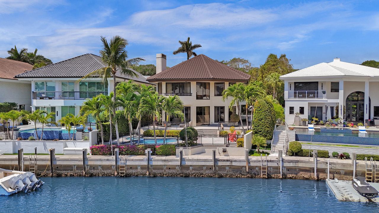 Active With Contract: $3,999,000 (4 beds, 4 baths, 4850 Square Feet)