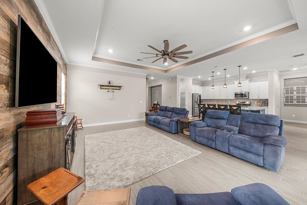 For Sale: $699,000 (3 beds, 3 baths, 2635 Square Feet)