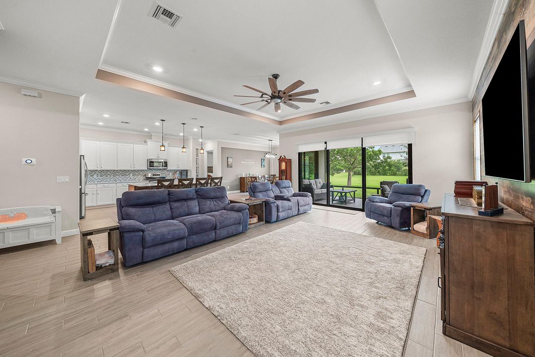 For Sale: $699,000 (3 beds, 3 baths, 2635 Square Feet)