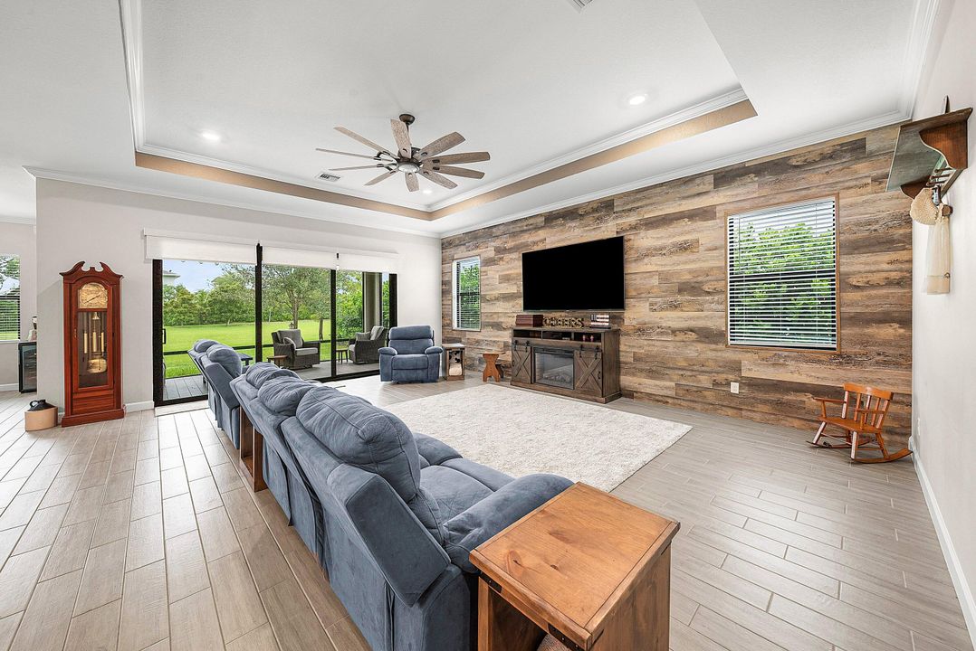 For Sale: $699,000 (3 beds, 3 baths, 2635 Square Feet)