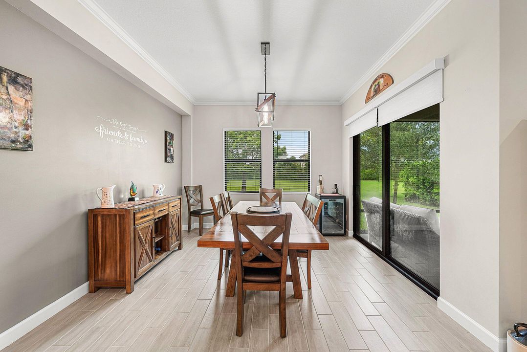 For Sale: $699,000 (3 beds, 3 baths, 2635 Square Feet)