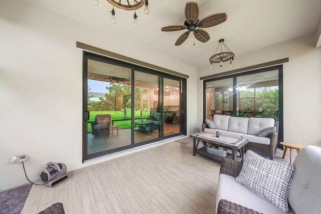 For Sale: $699,000 (3 beds, 3 baths, 2635 Square Feet)