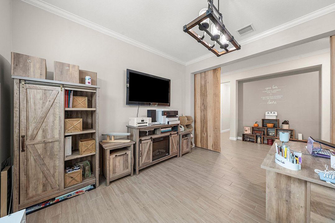 For Sale: $699,000 (3 beds, 3 baths, 2635 Square Feet)