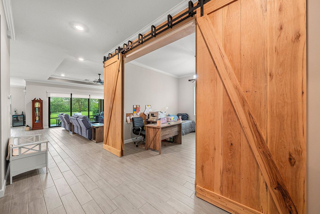 For Sale: $699,000 (3 beds, 3 baths, 2635 Square Feet)