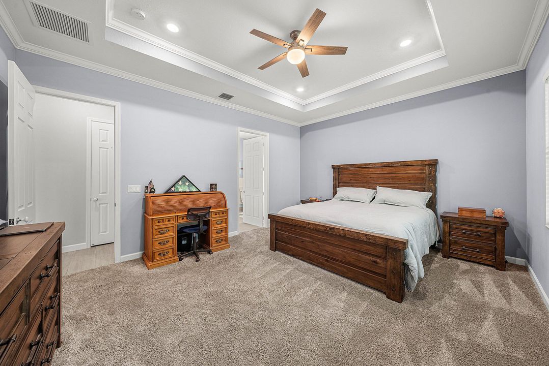 For Sale: $699,000 (3 beds, 3 baths, 2635 Square Feet)