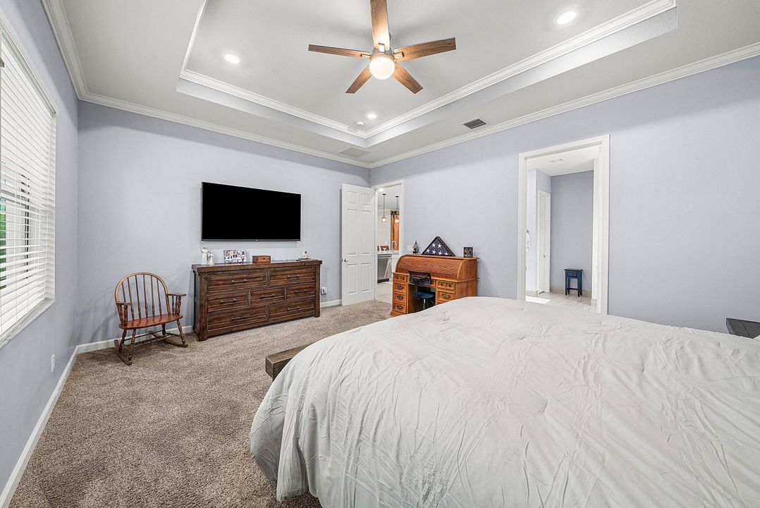 For Sale: $699,000 (3 beds, 3 baths, 2635 Square Feet)