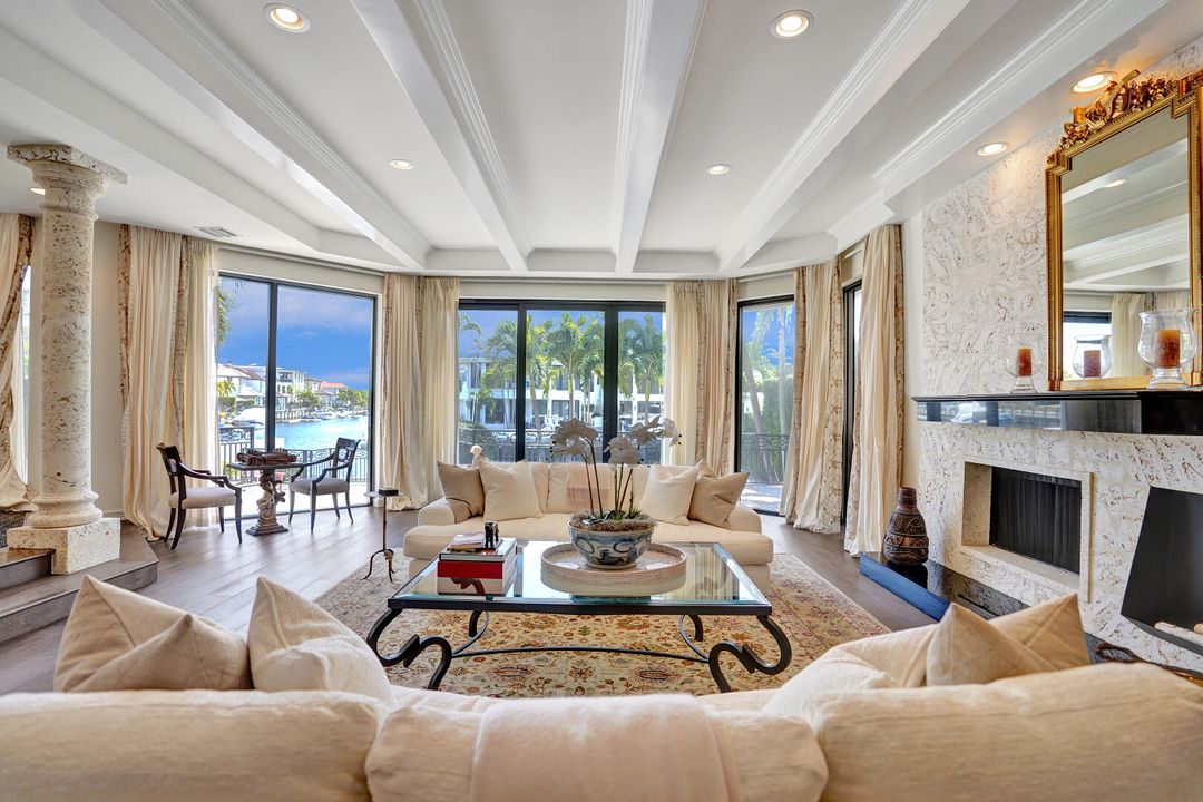 Active With Contract: $3,999,000 (4 beds, 4 baths, 4850 Square Feet)