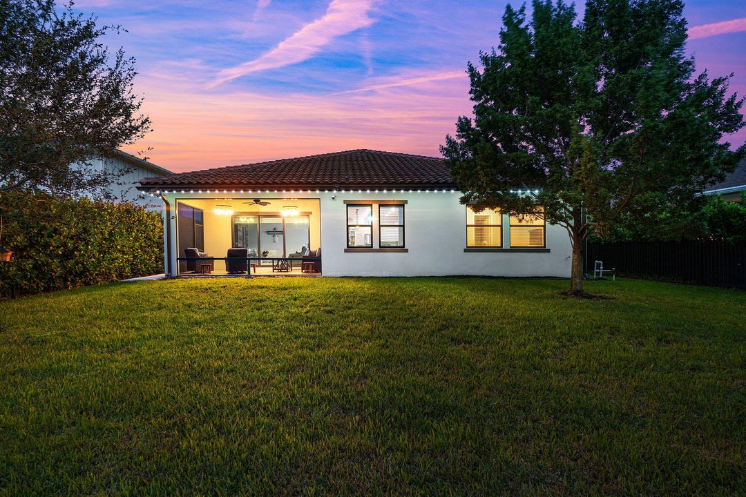 For Sale: $699,000 (3 beds, 3 baths, 2635 Square Feet)