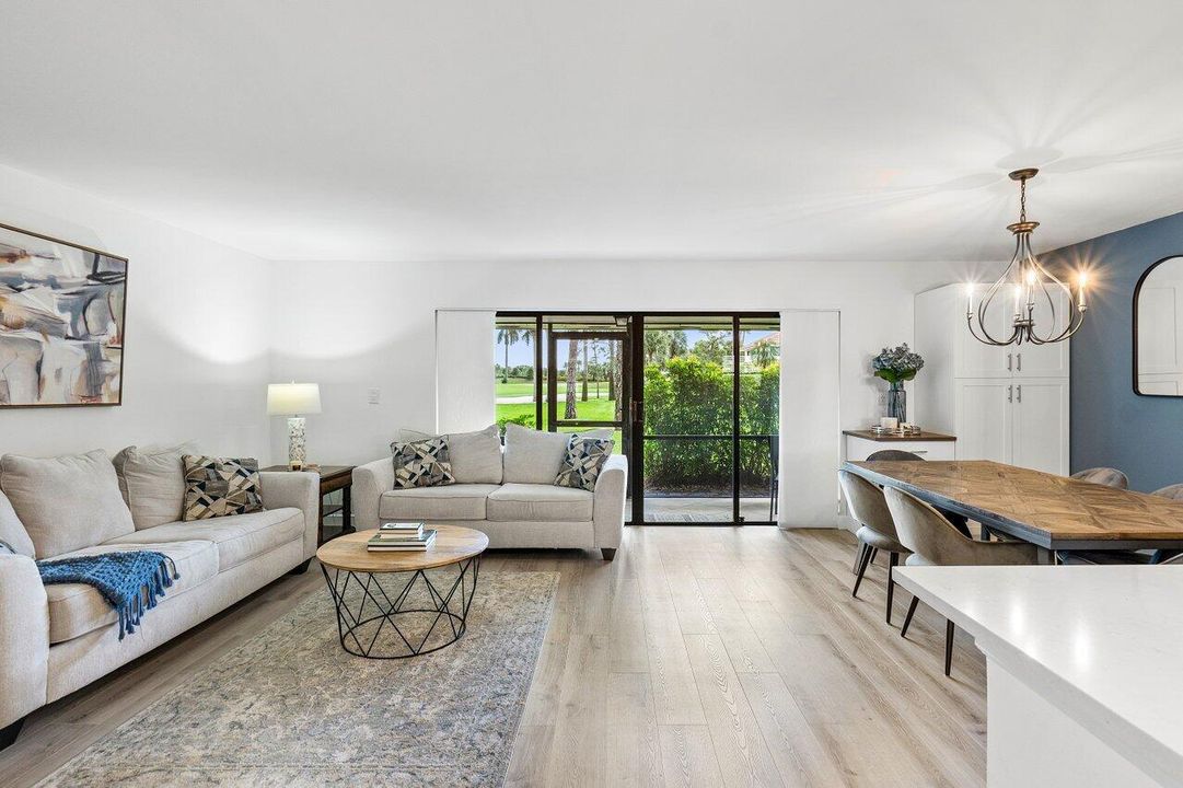 For Sale: $299,000 (1 beds, 1 baths, 1020 Square Feet)