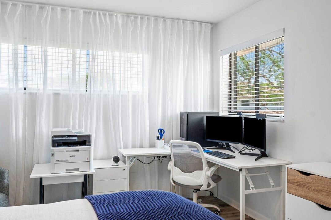 For Sale: $299,000 (1 beds, 1 baths, 1020 Square Feet)