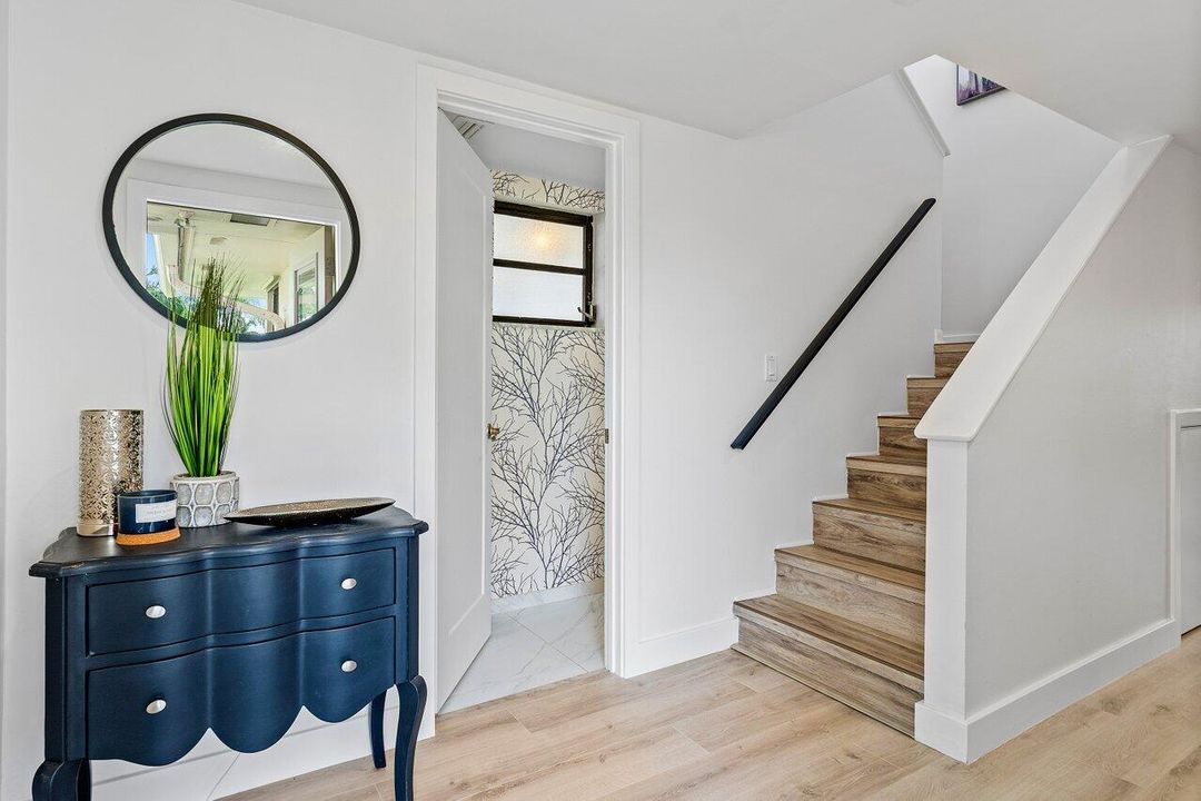 For Sale: $299,000 (1 beds, 1 baths, 1020 Square Feet)