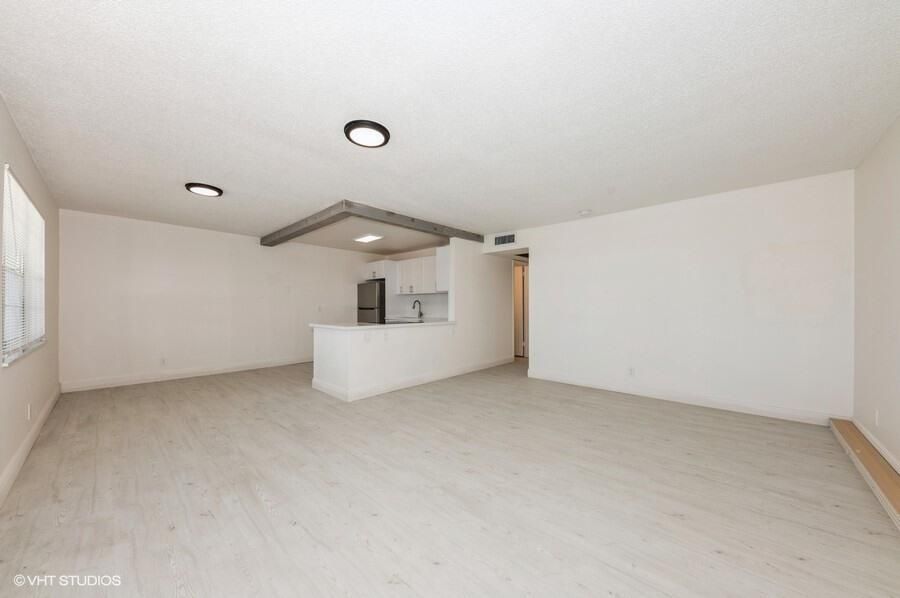 For Sale: $173,500 (2 beds, 2 baths, 874 Square Feet)