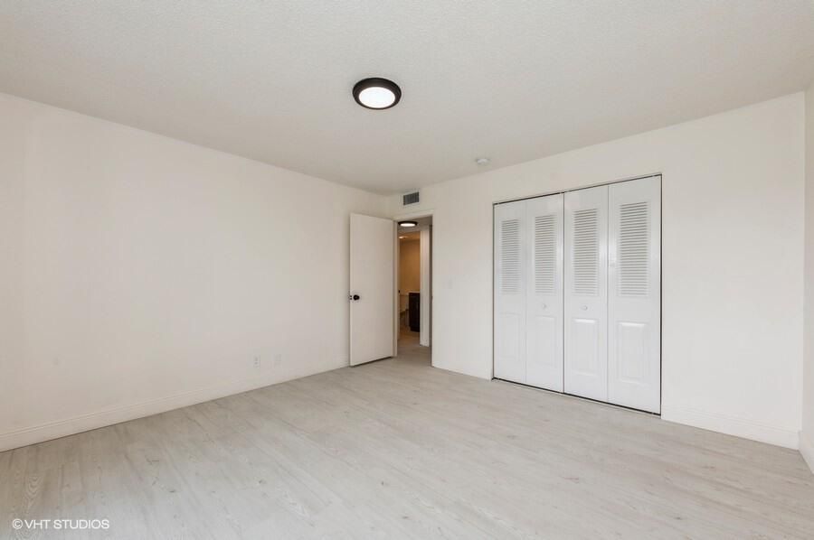 For Sale: $173,500 (2 beds, 2 baths, 874 Square Feet)