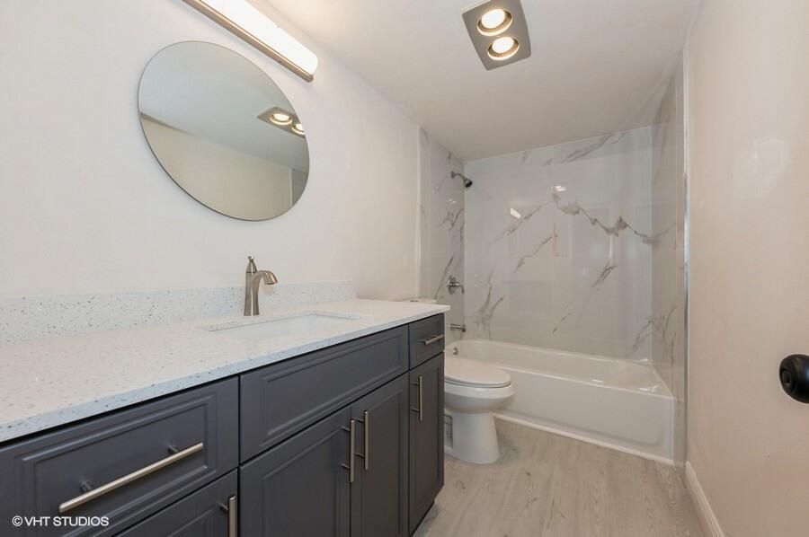 For Sale: $173,500 (2 beds, 2 baths, 874 Square Feet)