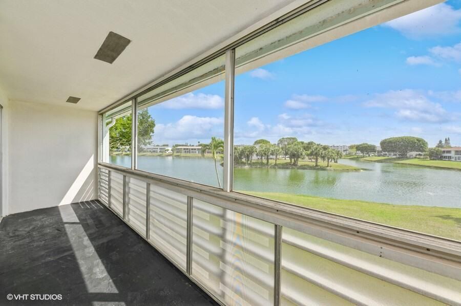 For Sale: $173,500 (2 beds, 2 baths, 874 Square Feet)