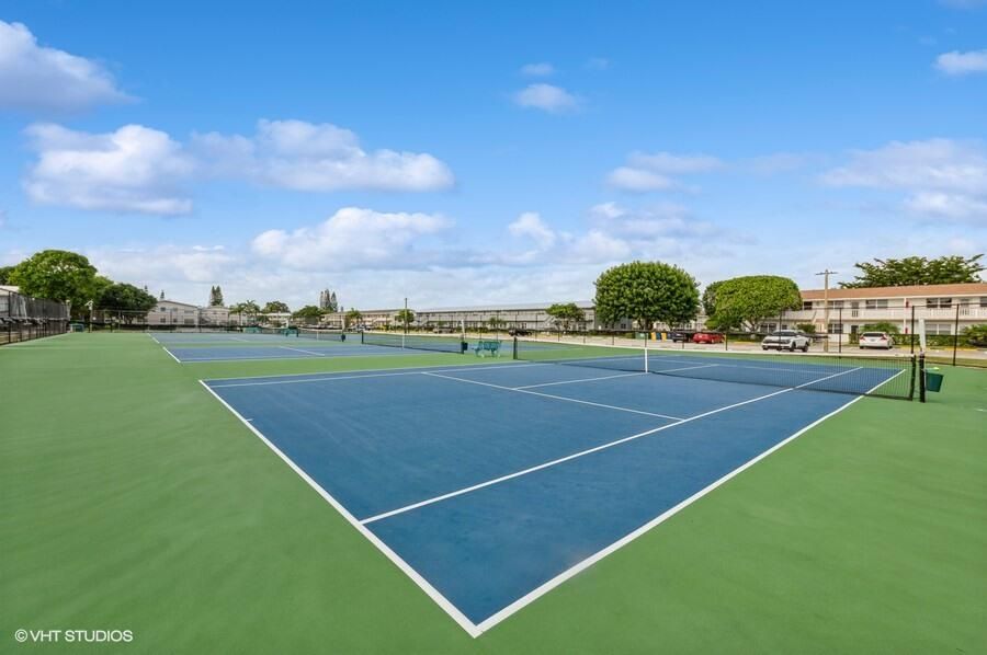 For Sale: $173,500 (2 beds, 2 baths, 874 Square Feet)